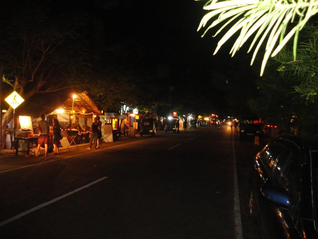 Yoho Hotel Arugambay Beach Inn อารูกัมเบย์ ภายนอก รูปภาพ