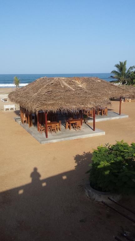 Yoho Hotel Arugambay Beach Inn อารูกัมเบย์ ภายนอก รูปภาพ