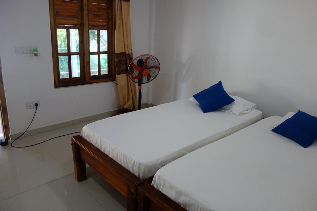 Yoho Hotel Arugambay Beach Inn อารูกัมเบย์ ภายนอก รูปภาพ