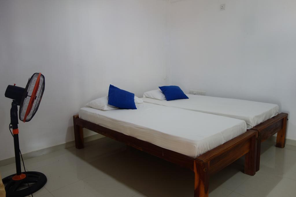 Yoho Hotel Arugambay Beach Inn อารูกัมเบย์ ภายนอก รูปภาพ